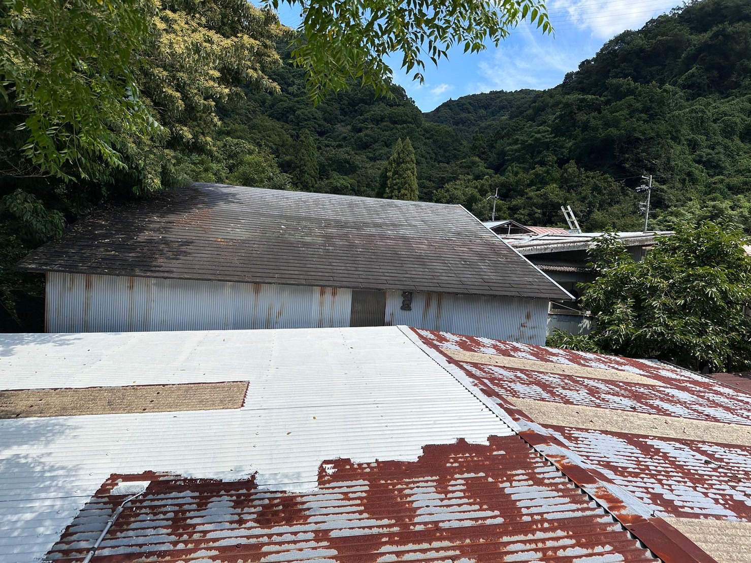 下地塗布時の屋根